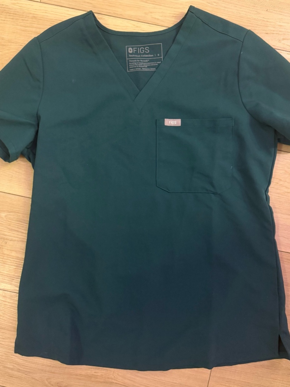 FIGS Catarina One Pocket Scrub Top Women’s Small Hunter Green Technical